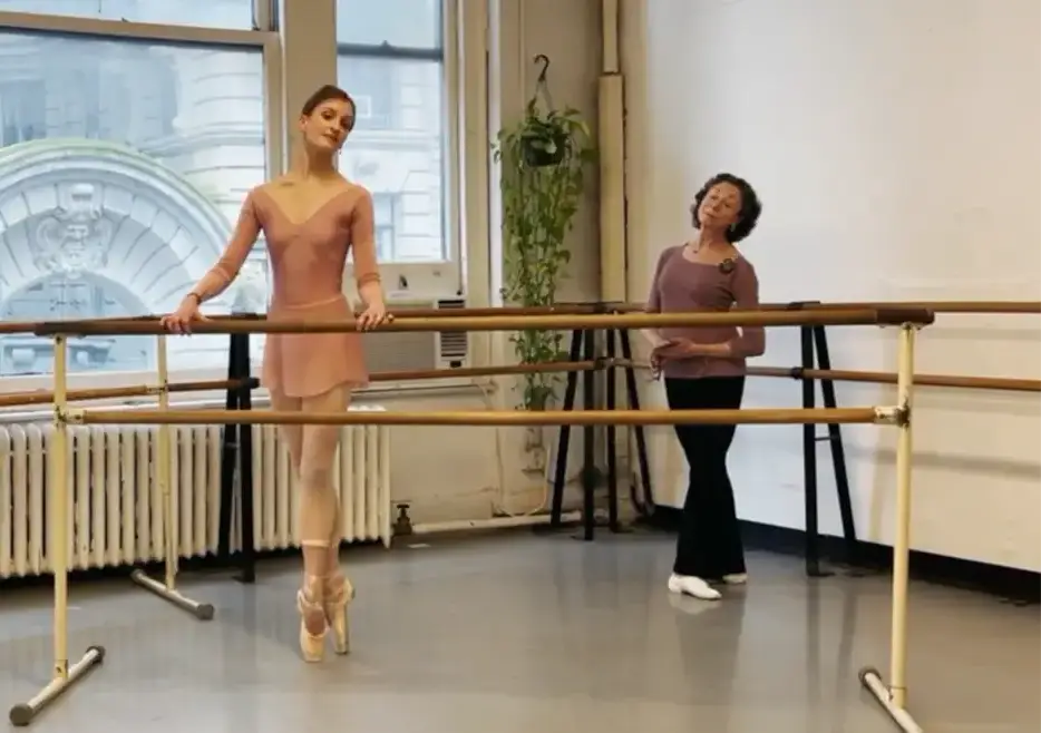 Pointe class with Elena – Online Class